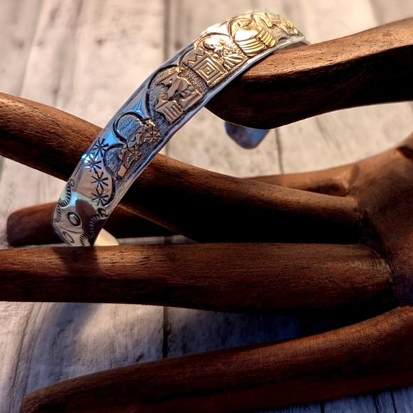 Vintage Navajo Signed Sterling & 12k Gold Storyteller Cuff Bracelet - Picture 8 of 10